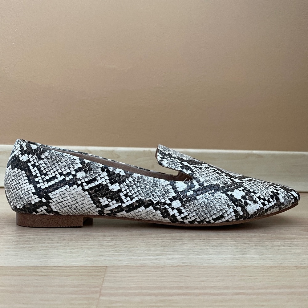 A NEW DAY SIZE 11 SNAKE SKIN BALLET FLATS LOAFERS SHOES